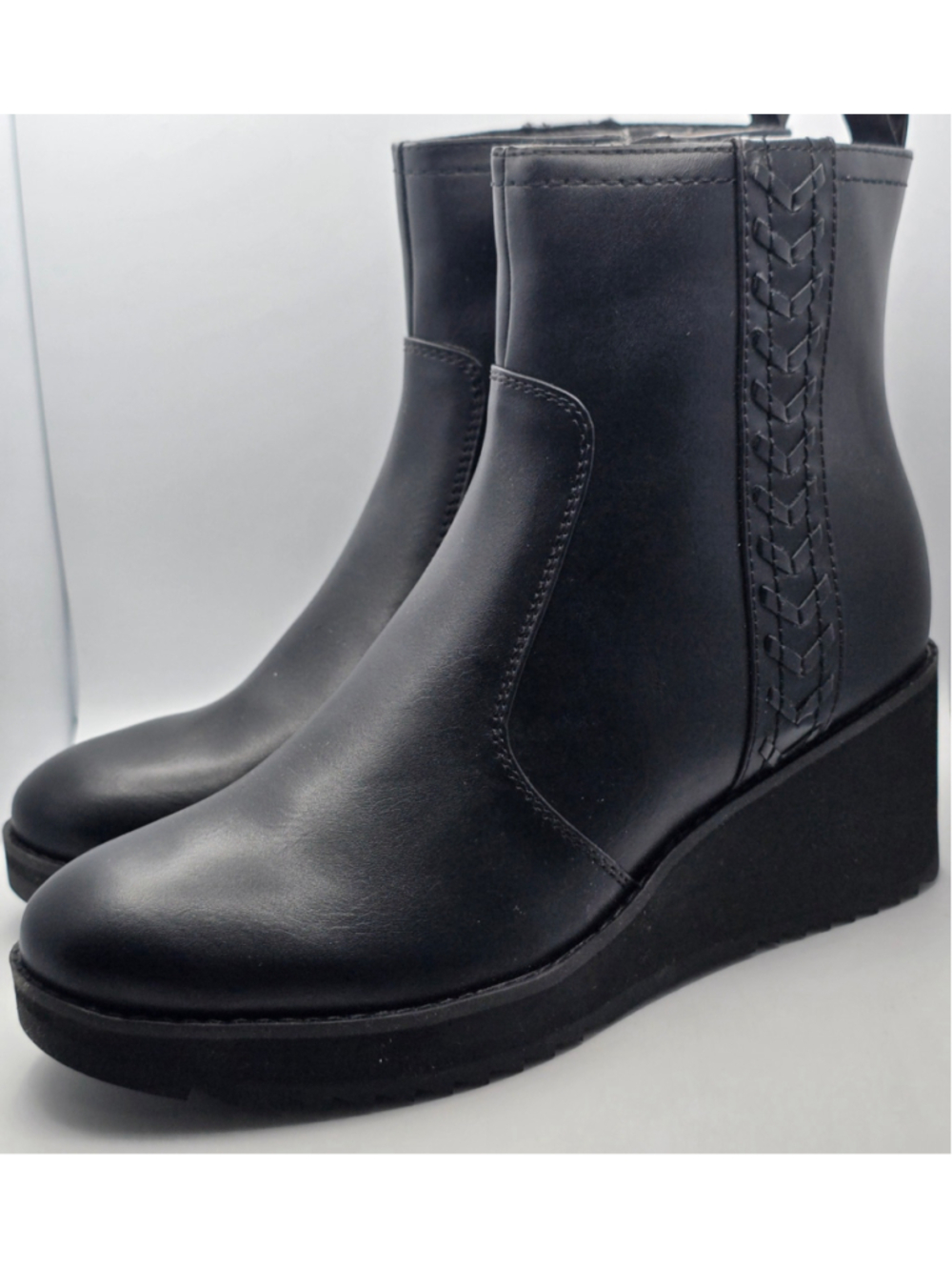 Women's Earth Camryn3 Black Wedge Ankle Boots Size 10 - Picture 3 of 9